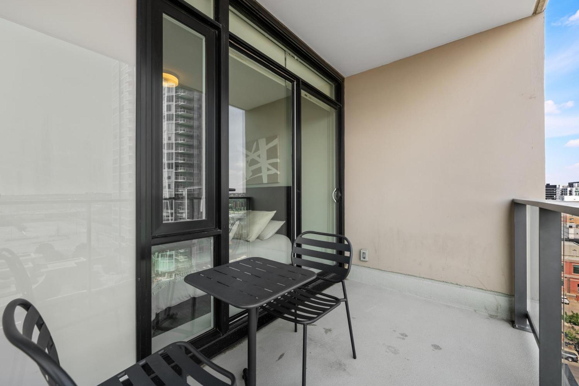 Modern Suite Calgary Downtown 5 Min Walk Stampede Экстерьер фото